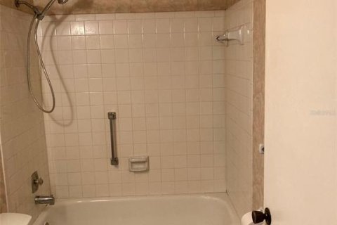 Condo in Saint Petersburg, Florida, 2 bedrooms  № 1917731 - photo 13