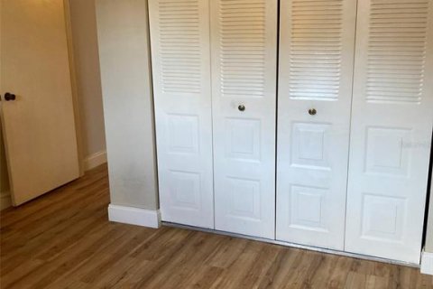 Condo in Saint Petersburg, Florida, 2 bedrooms  № 1917731 - photo 16