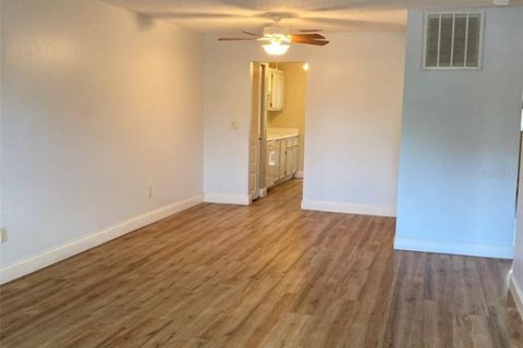 Condo in Saint Petersburg, Florida, 2 bedrooms  № 1917731 - photo 3