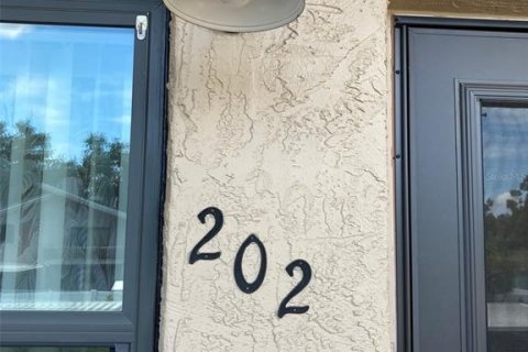 Condo in Saint Petersburg, Florida, 2 bedrooms  № 1917731 - photo 2