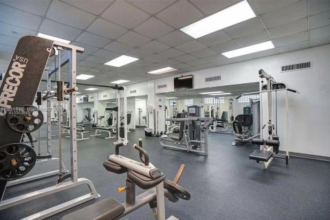 Condominio en alquiler en Miami, Florida, 1 dormitorio, 76.37 m2 № 1990922 - foto 12