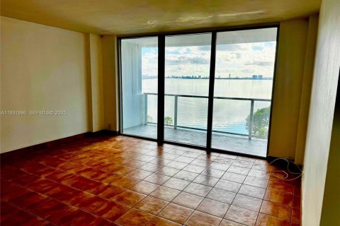 Condominio en alquiler en Miami, Florida, 1 dormitorio, 76.37 m2 № 1990922 - foto 2