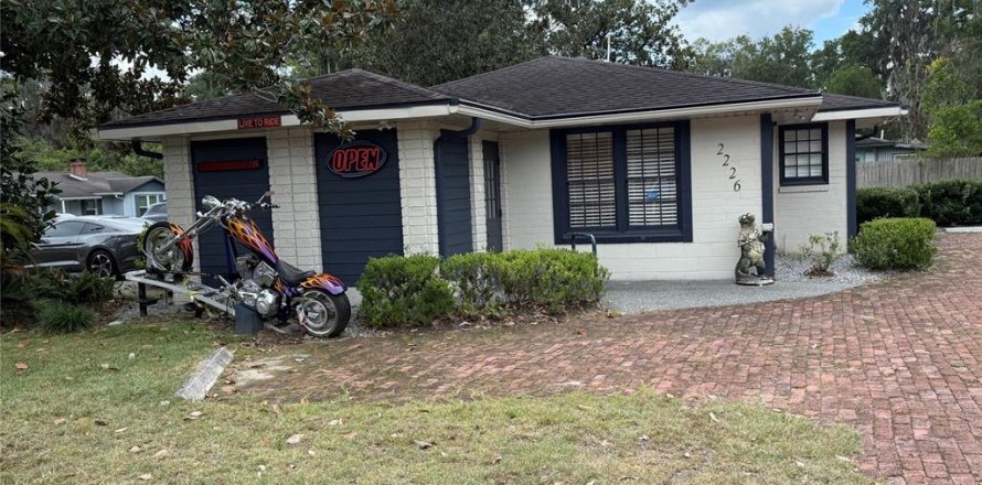 Immobilier commercial à Gainesville, Floride 110.18 m2 № 2391143