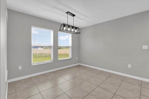 House in Haines City, Florida 4 bedrooms, 164.16 sq.m. № 2391227 - photo 6