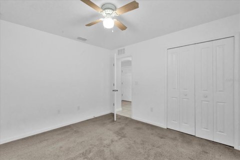 House in Haines City, Florida 4 bedrooms, 164.16 sq.m. № 2391227 - photo 16