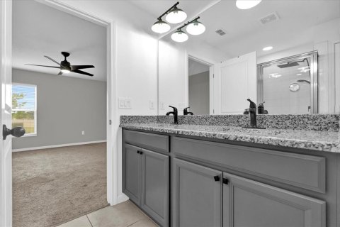 House in Haines City, Florida 4 bedrooms, 164.16 sq.m. № 2391227 - photo 21