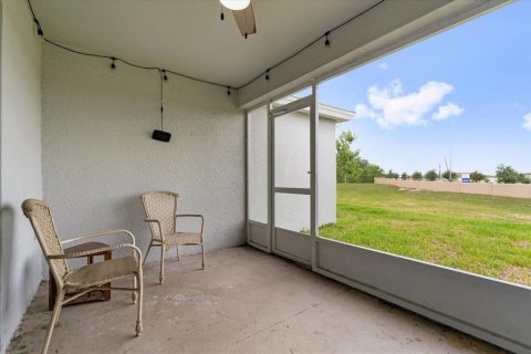 House in Haines City, Florida 4 bedrooms, 164.16 sq.m. № 2391227 - photo 23