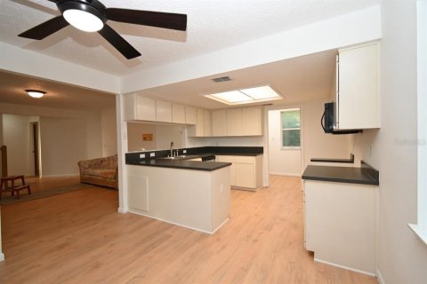 Casa en venta en Dade City, Florida, 3 dormitorios, 190.08 m2 № 2151019 - foto 13