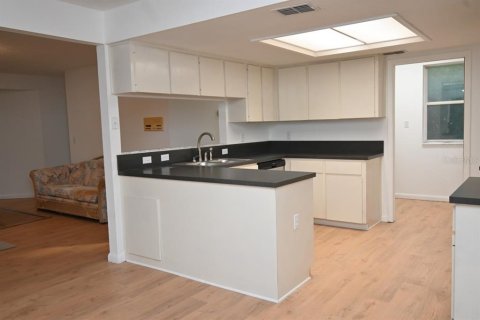 Casa en venta en Dade City, Florida, 3 dormitorios, 190.08 m2 № 2151019 - foto 12