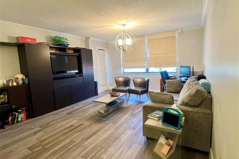 Condo in Hollywood, Florida, 2 bedrooms № 2193288 - photo 5