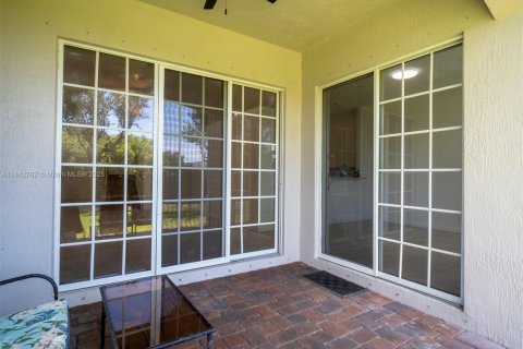 Townhouse in Boynton Beach, Florida 3 bedrooms, 205.22 sq.m. № 1836440 - photo 11