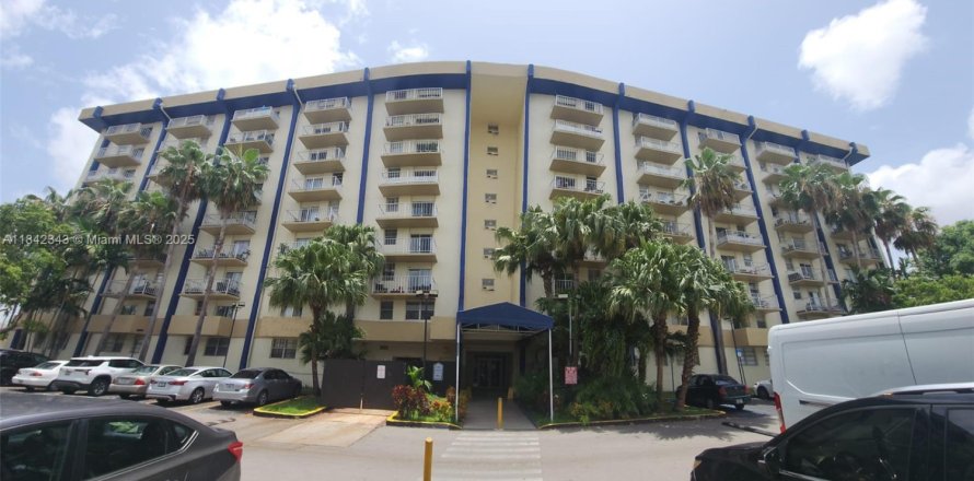 Condo in Miami, Florida, 1 bedroom  № 1834123