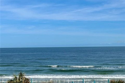 Condo in New Smyrna Beach, Florida, 1 bedroom  № 1511428 - photo 3