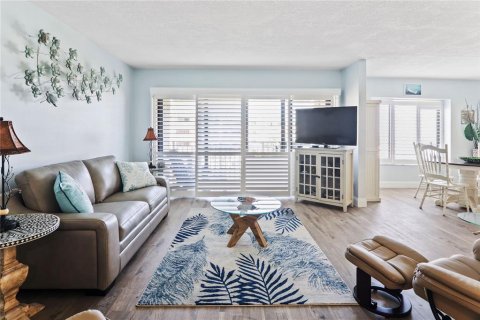 Condo in New Smyrna Beach, Florida, 1 bedroom  № 1511428 - photo 6