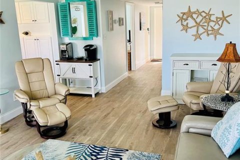 Condo in New Smyrna Beach, Florida, 1 bedroom  № 1511428 - photo 8