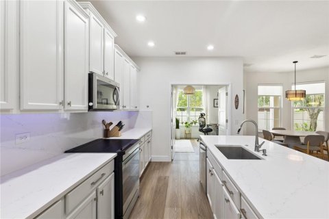 House in Windermere, Florida 4 bedrooms, 317.17 sq.m. № 1894844 - photo 16
