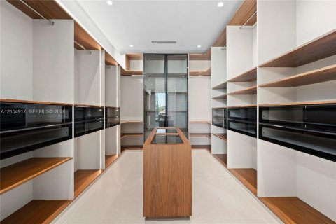 Villa ou maison à vendre à Miami Beach, Floride: 5 chambres, 519.04 m2 № 2414458 - photo 29