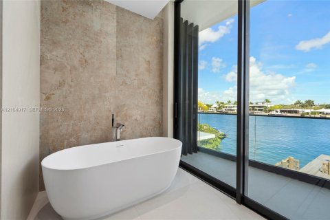 Villa ou maison à vendre à Miami Beach, Floride: 5 chambres, 519.04 m2 № 2414458 - photo 28