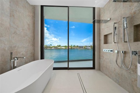 Villa ou maison à vendre à Miami Beach, Floride: 5 chambres, 519.04 m2 № 2414458 - photo 27