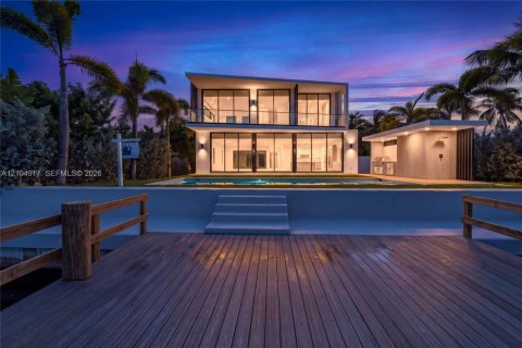Villa ou maison à vendre à Miami Beach, Floride: 5 chambres, 519.04 m2 № 2414458 - photo 5