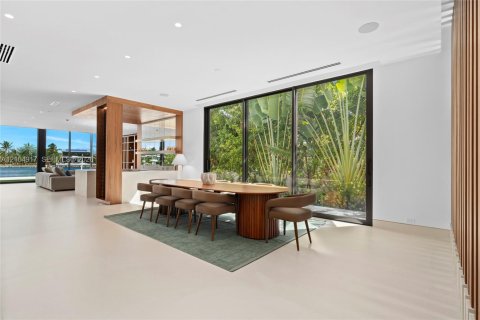 Villa ou maison à vendre à Miami Beach, Floride: 5 chambres, 519.04 m2 № 2414458 - photo 11