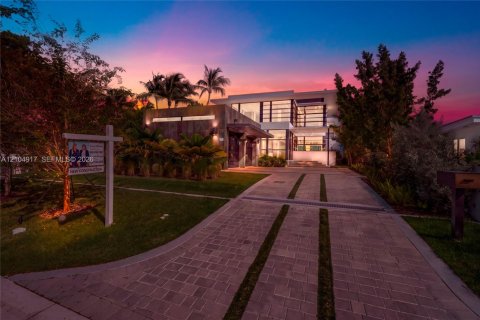 Villa ou maison à vendre à Miami Beach, Floride: 5 chambres, 519.04 m2 № 2414458 - photo 6