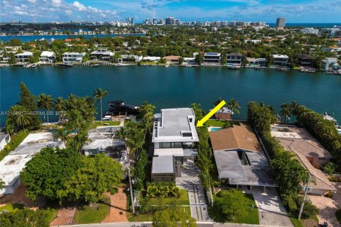Villa ou maison à vendre à Miami Beach, Floride: 5 chambres, 519.04 m2 № 2414458 - photo 3