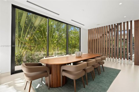 Villa ou maison à vendre à Miami Beach, Floride: 5 chambres, 519.04 m2 № 2414458 - photo 12