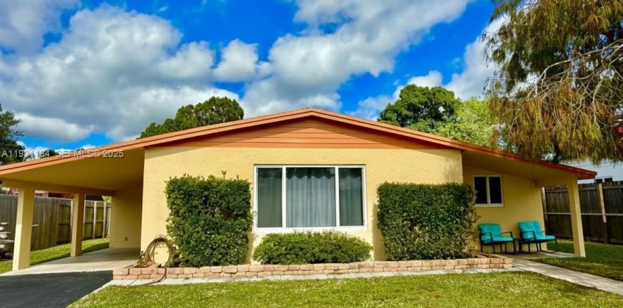 Casa en Hollywood, Florida 2 dormitorios, 102.19 m2 № 1992053