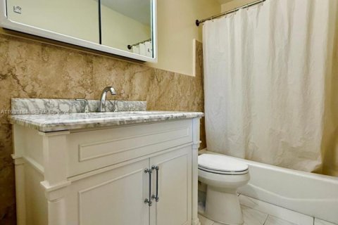 Casa en venta en Hollywood, Florida, 2 dormitorios, 102.19 m2 № 1992053 - foto 18