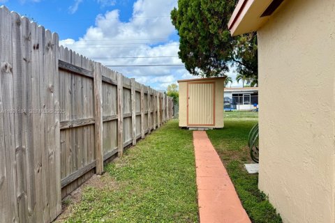 Casa en venta en Hollywood, Florida, 2 dormitorios, 102.19 m2 № 1992053 - foto 17