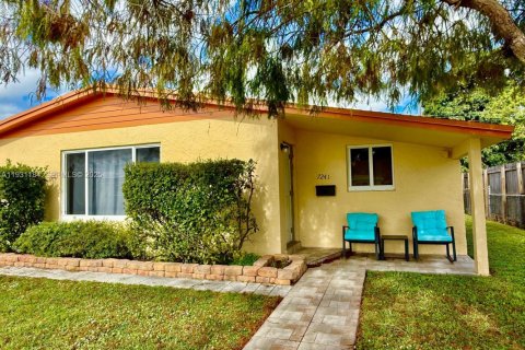 Casa en venta en Hollywood, Florida, 2 dormitorios, 102.19 m2 № 1992053 - foto 12