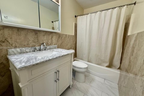 Casa en venta en Hollywood, Florida, 2 dormitorios, 102.19 m2 № 1992053 - foto 19