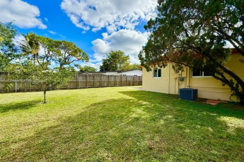 Casa en venta en Hollywood, Florida, 2 dormitorios, 102.19 m2 № 1992053 - foto 15