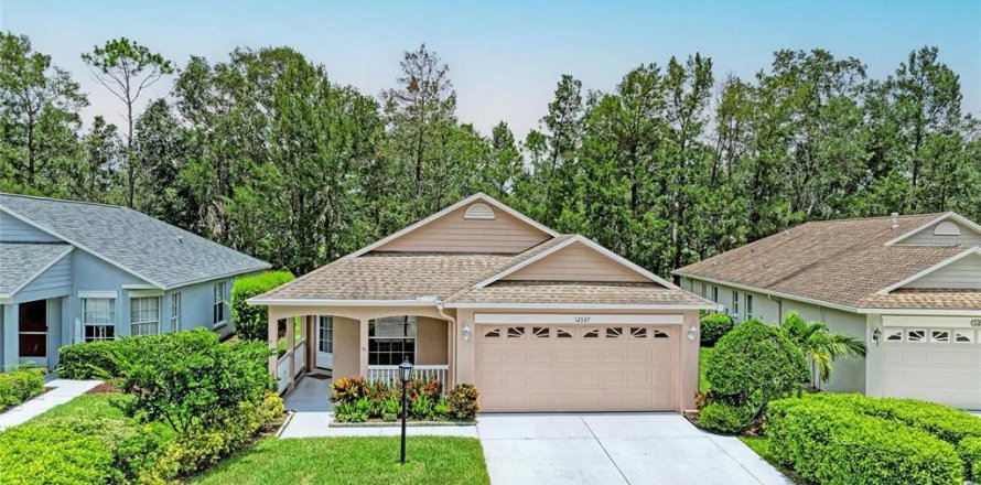 House in Lakewood Ranch, Florida 2 bedrooms, 152.45 sq.m. № 1843275