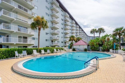 Condo in Daytona Beach, Florida, 2 bedrooms № 2393588 - photo 23