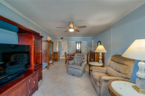 Condo in Daytona Beach, Florida, 2 bedrooms № 2393588 - photo 7