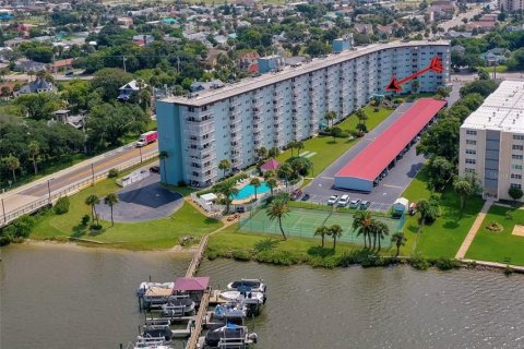 Condo in Daytona Beach, Florida, 2 bedrooms  № 2393588