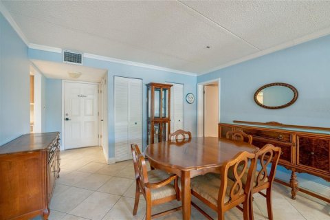 Condo in Daytona Beach, Florida, 2 bedrooms № 2393588 - photo 9