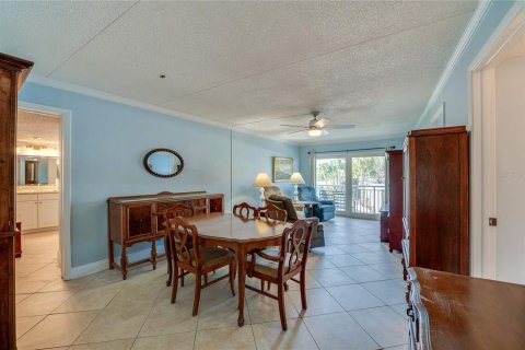 Condo in Daytona Beach, Florida, 2 bedrooms № 2393588 - photo 8