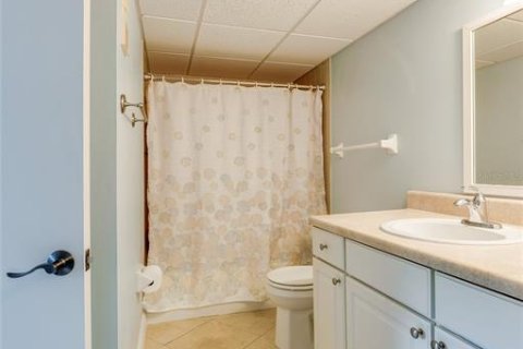 Condo in Daytona Beach, Florida, 2 bedrooms № 2393588 - photo 21