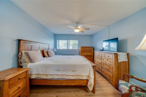 Condo in Daytona Beach, Florida, 2 bedrooms № 2393588 - photo 14