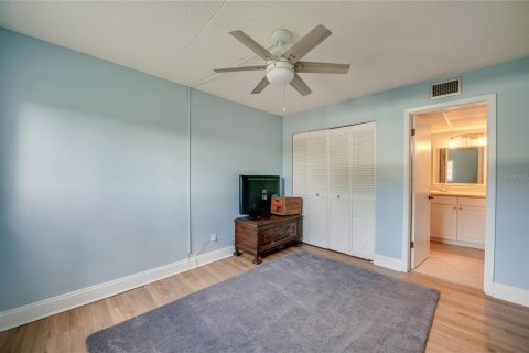 Condo in Daytona Beach, Florida, 2 bedrooms № 2393588 - photo 20