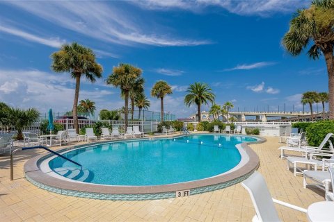 Condo in Daytona Beach, Florida, 2 bedrooms № 2393588 - photo 4