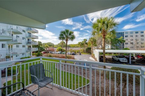 Condo in Daytona Beach, Florida, 2 bedrooms № 2393588 - photo 12