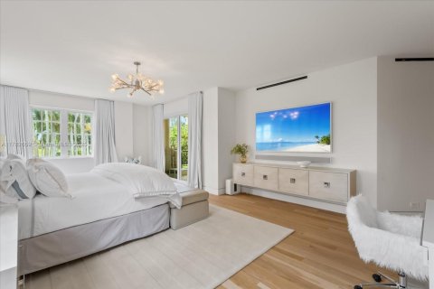 Condo in Miami Beach, Florida, 4 bedrooms  № 1862603 - photo 22