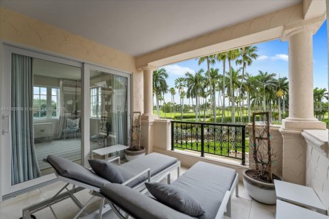 Condo in Miami Beach, Florida, 4 bedrooms  № 1862603 - photo 24