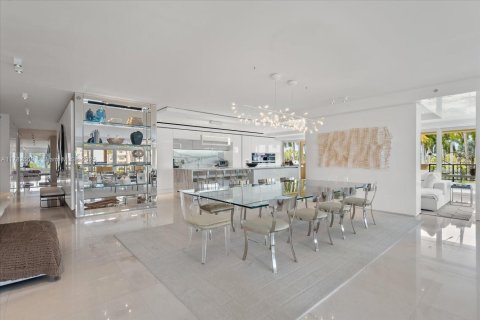 Condo in Miami Beach, Florida, 4 bedrooms  № 1862603 - photo 19
