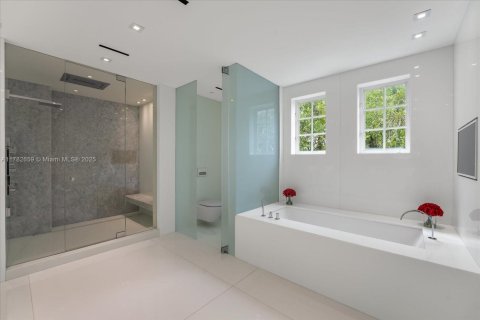 Condo in Miami Beach, Florida, 4 bedrooms  № 1862603 - photo 27