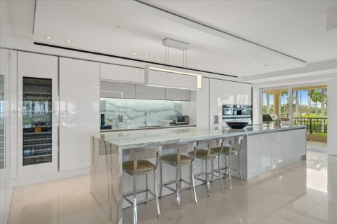 Condo in Miami Beach, Florida, 4 bedrooms  № 1862603 - photo 15